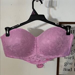 Lace Strapless Bra in Pink